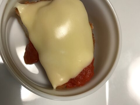 コロッケのトマトソースチーズ焼き
